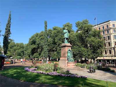 Parque Esplanadi - El Salón de Finlandia